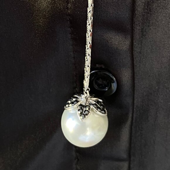 Silver Tone Long Crystal Leaves Pearl Drop Necklace - Picture 4 of 10